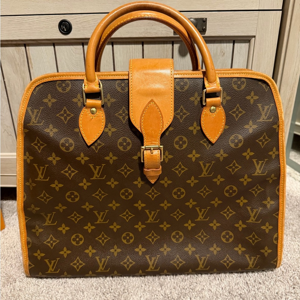 Louis Vuitton Rivioli bag. Comes w Authentication Paper! EXCELLENT CONDITION!